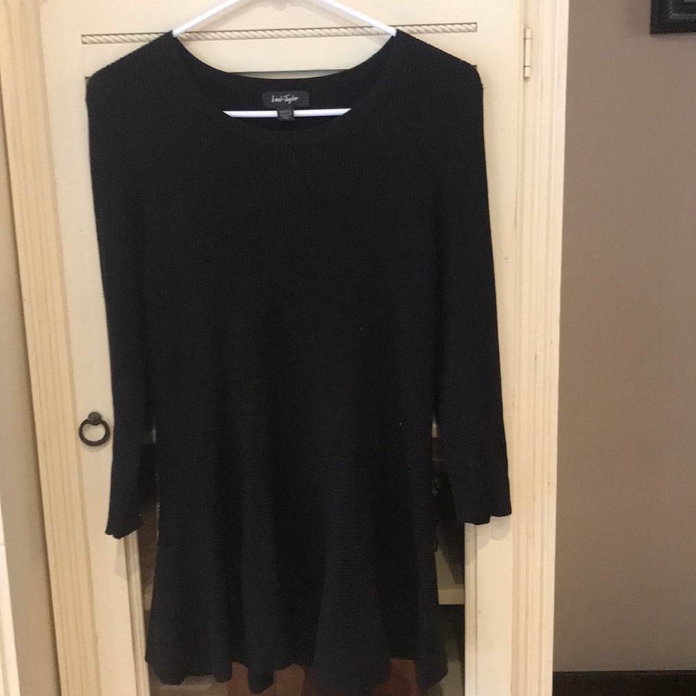 Lord & Taylor’s Ribbed Crew Sweater Black Size Lg